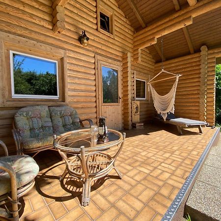 Gemütliche Blockhütte in Wiennähe Zofing Exterior foto